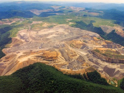 Mountaintop removal mine, Appalachians. Image: Jeremy Peters