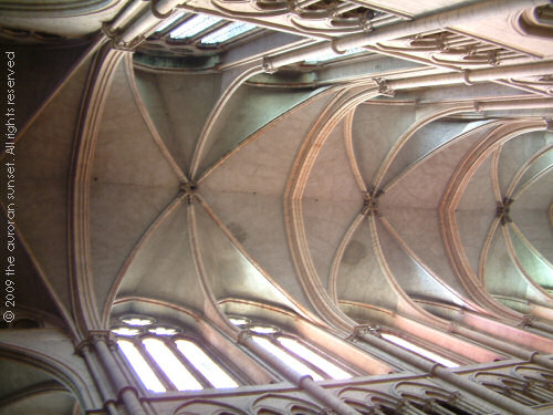 Sexpartite ribs in the vaulting of the nave at Lyon cathedral