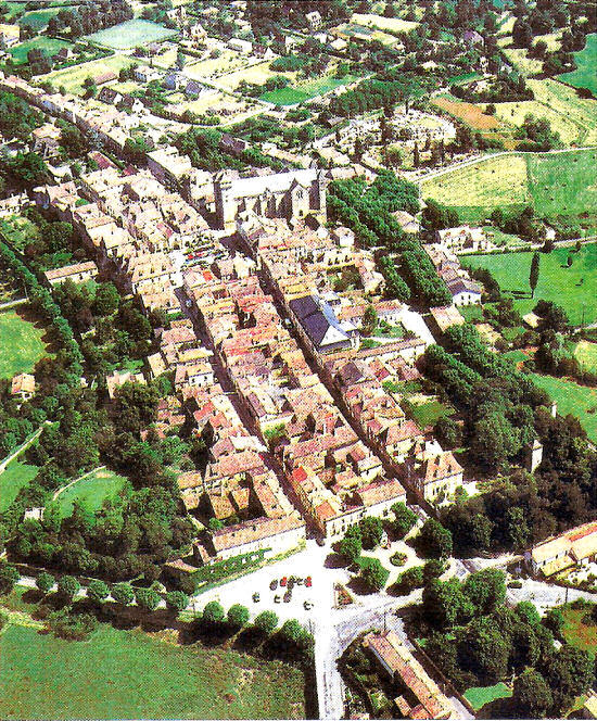 Arial view of Beaumont-du-Perigord