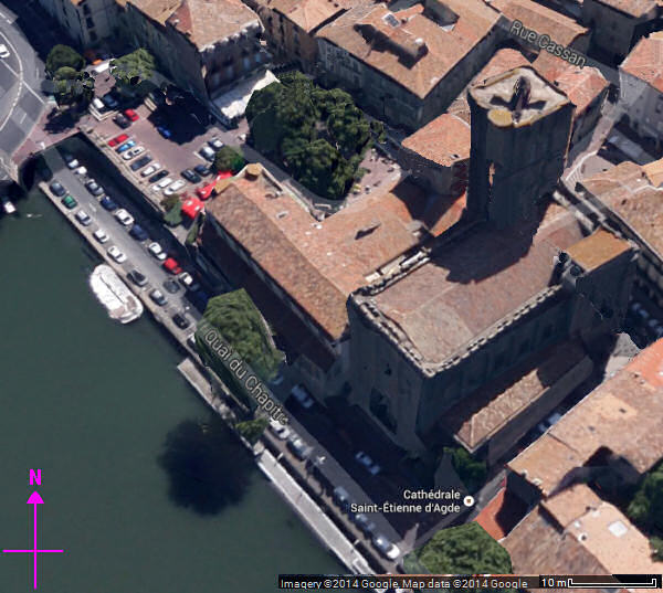 Satellite view of Agde cathedral