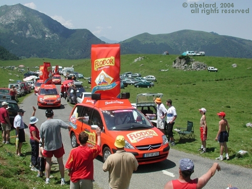 Publicity caravan against the spectacular Pyrenées scenery.