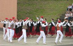 Basque dancing at Souraide